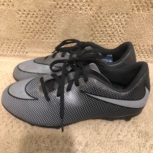 Nike boys soccer cleats size 3